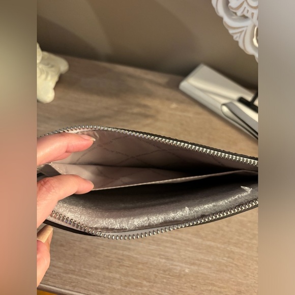 NWT Michael Kors Jet Set Wristlet - Picture 5 of 6